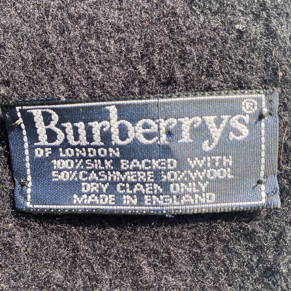 Vintage Burberry 2 sided 💯% Silk Paisley SCARF backed W/ wool/cash EUC🔥Must 👀 - Picture 9 of 17